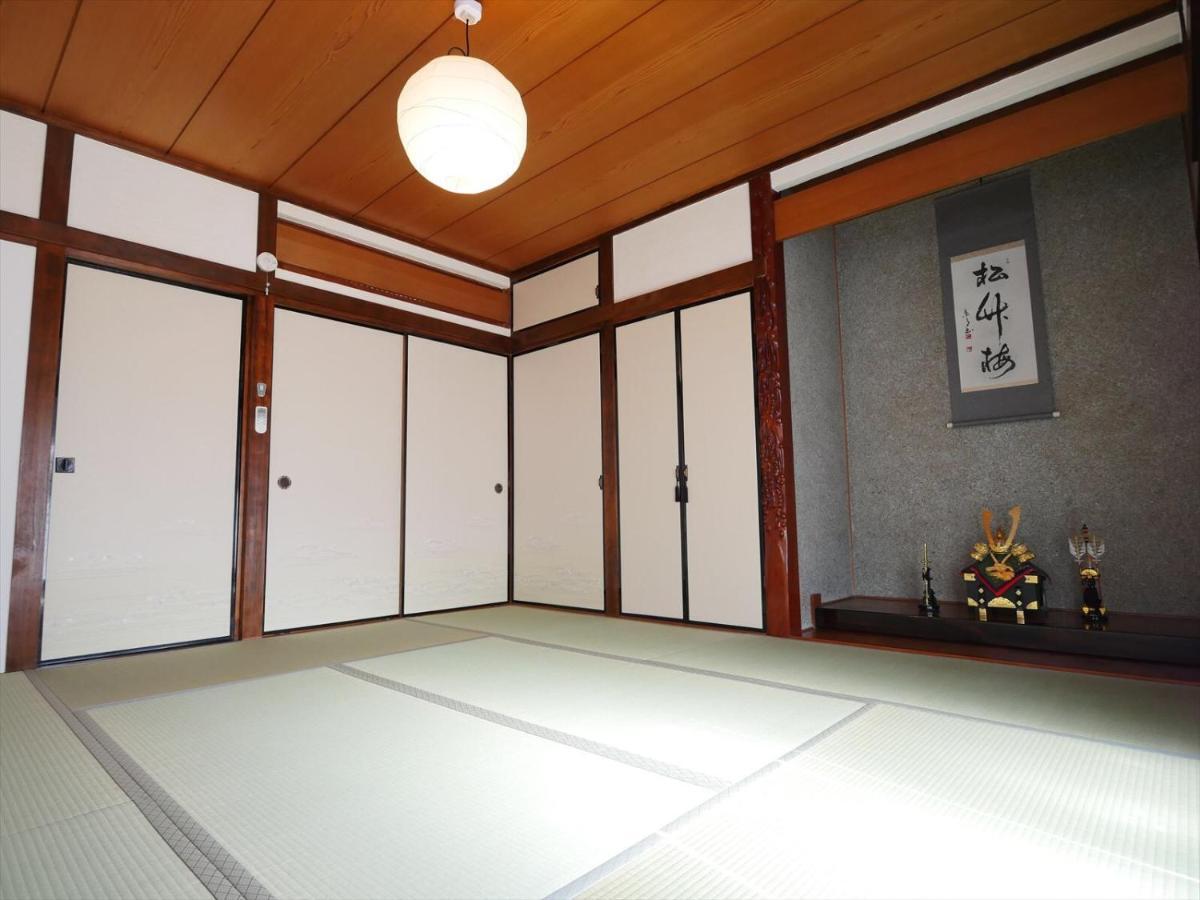 West Crab Base Villa Hiroshima Eksteriør billede